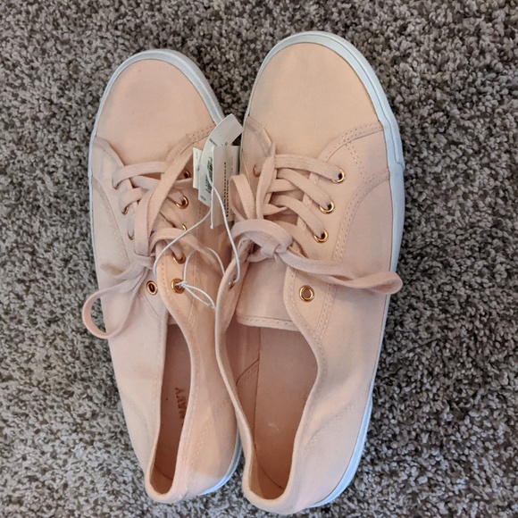 Pastel Casual Sneakers W11 Old Navy Peach Canvas Cushion Insole NWT Minimalist - Picture 1 of 5